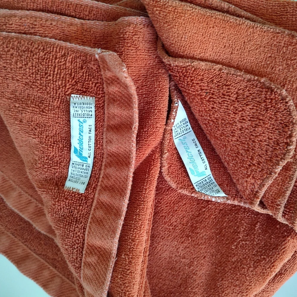Fieldcrest Vintage 1970s, 1980s Burnt Orange Bath Towel And Wash Cloth Set USA